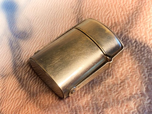 Small 4cm silver tone metal