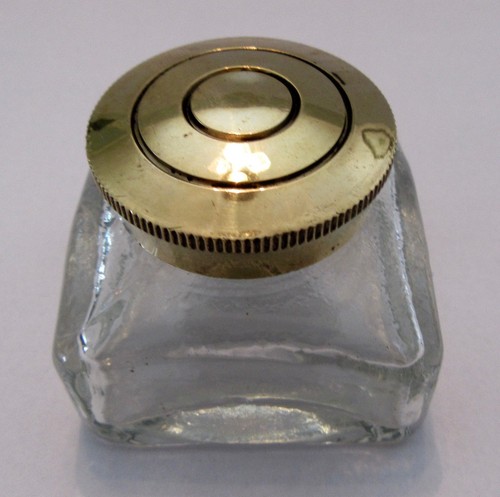 Antique brass inkwell or - brass, 42