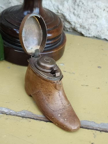Antique inkwell modelled a - as,